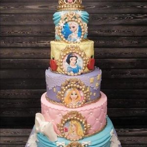 Meet your Posher, Myra